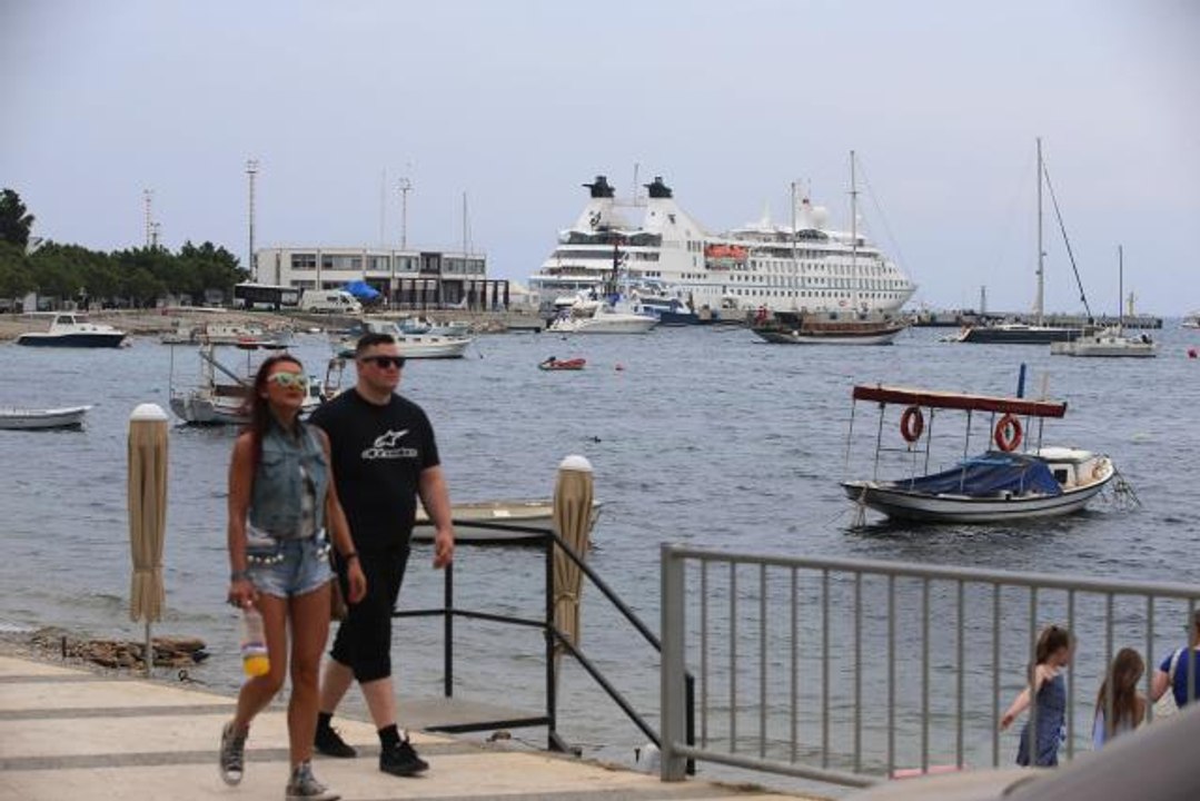 Bahama bayraklı kruvaziyer "Star Legend" Bodrum...