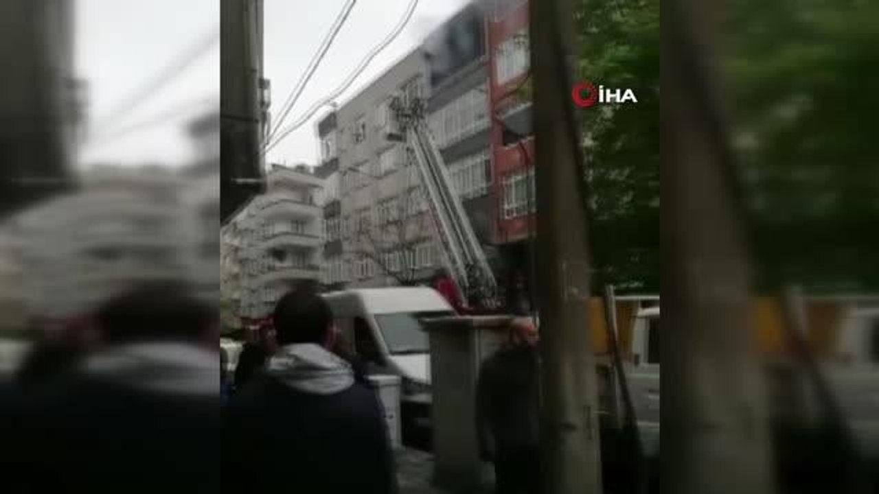 Son dakika haber: Bağcılar'da 6 kişilik aile yangına uykuda yakalandı