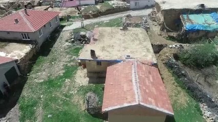 AFYONKARAHİSAR - Asırlık "Tıpır Dede" ile "Baliş Kızı"nın birbirlerine olan sevgisi ilk günkü gibi