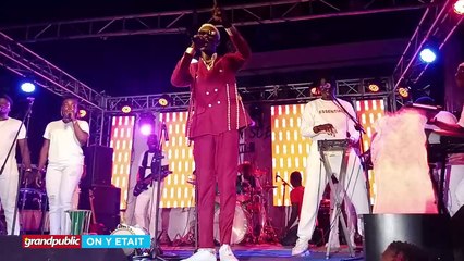 TOUS EN SCÈNE AVEC BOBO WÊ ! SALUT L'ARTISTE POUR SA PERFORMANCE