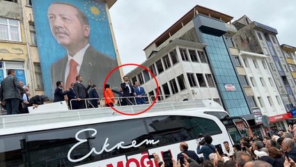 Görüntü Rize'den! İmamoğlu, Cumhurbaşkanı Erdoğan'ın posterinin önünde halka seslendi