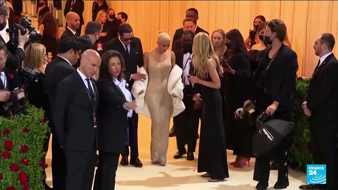 Mode : défilé de stars et extravagance au gala du Met à New York