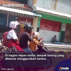 Kocak! Keluarga Mudik Naik Motor, Cara Bawa Toples Jajan Bikin Salfok