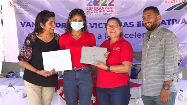 Unicam Entrega reconocimiento a 10 estudiantes de excelencia académica