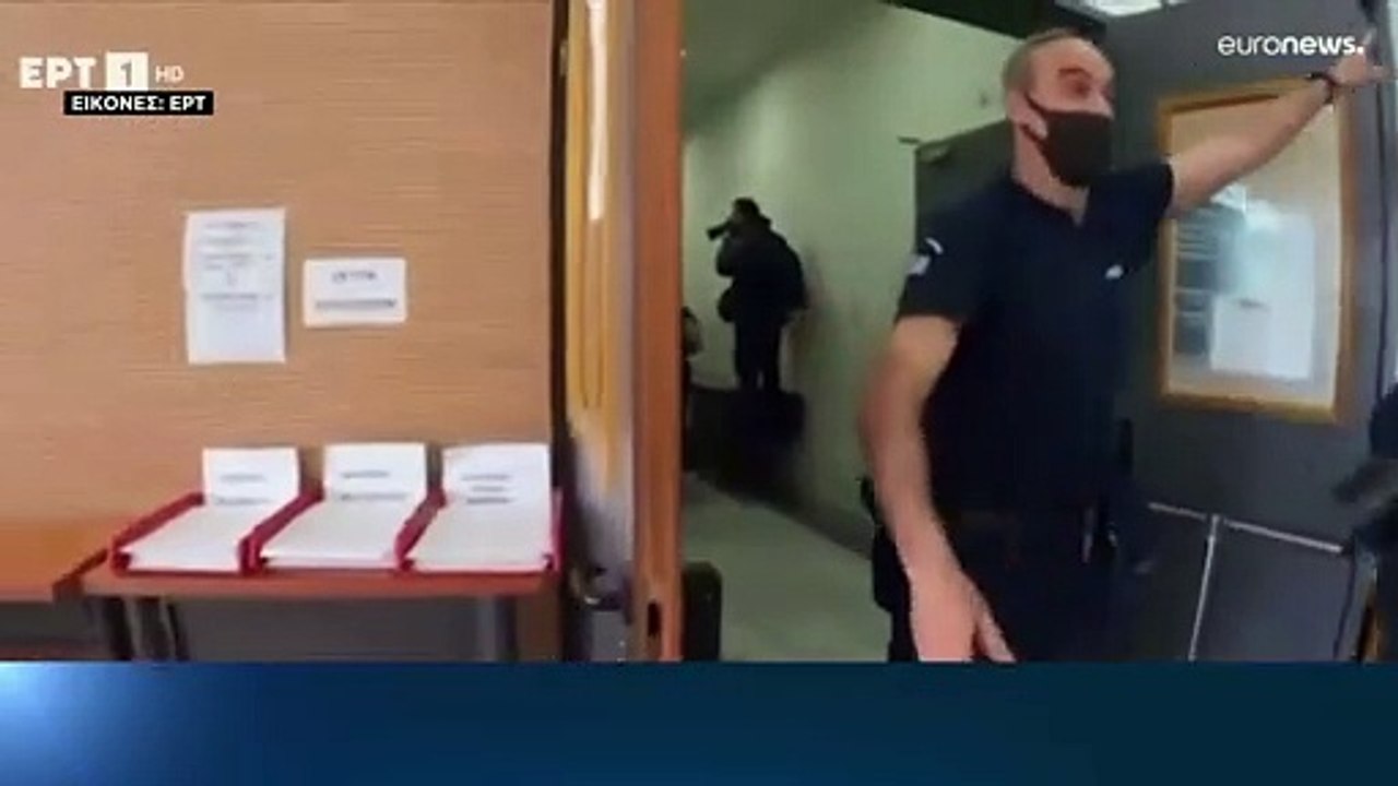 Δίκη για το θάνατο του Ζακ Κωστόπουλου: Υπό κρά...