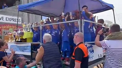 Les U6U7 sur le podium , récompensé (44 rassemblement 2022)