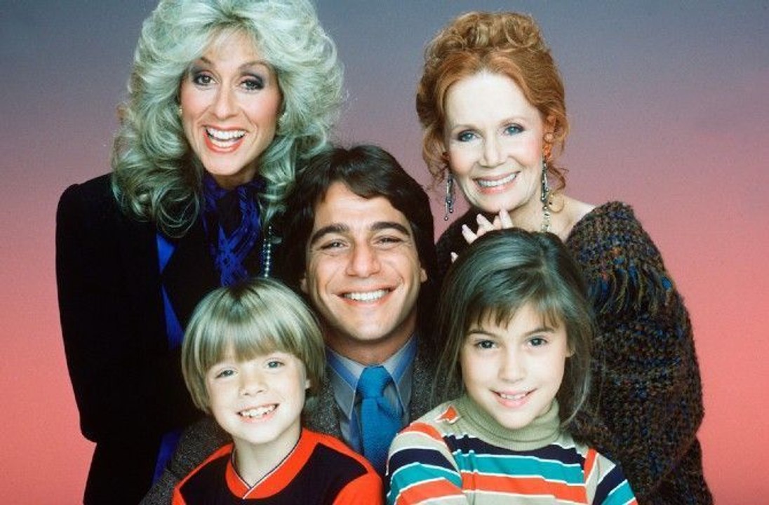 Maman est servie : générique de la série - Tony Danza, Alyssa Milano