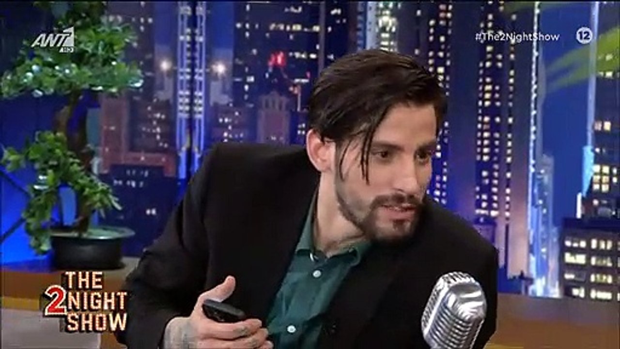 The 2Night Show: Ο Αρναούτογλου δέχτηκε μήνυμα...
