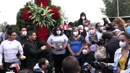 Un año después, sobrevivientes de tramo colapsado de metro en México exigen su demolición