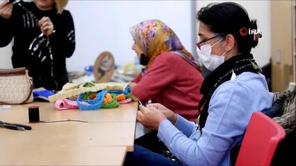 Kadınlar el emeğiyle ürettiği ürünleri dünyaya satıyor