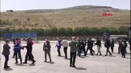 İDLİB'DE İNŞA EDİLEN BRİKET EVLERİN ANAHTAR TESLİM TÖRENİ YAPILDI