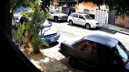 Robo de camioneta Tahoe en la colonia Belisario Domínguez