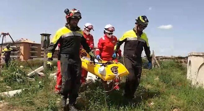 Roma - Ricerca e soccorso: addestramento Vigili del Fuoco e Ares 118 (04.05.22)