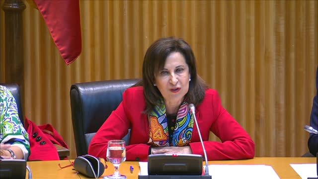 Robles se muestra orgullosa de los 3.000 trabajadores del CNI y defiende la legalidad de sus actuaciones