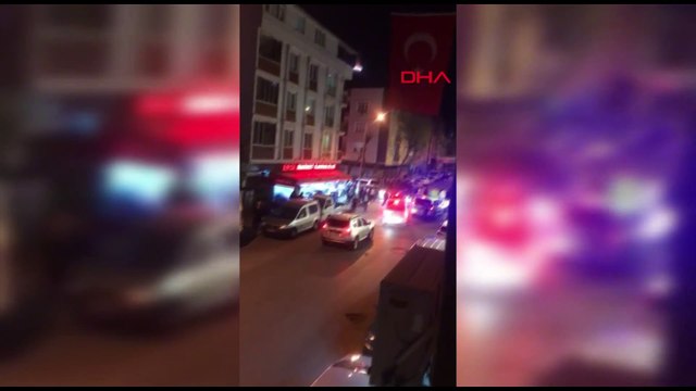 Arkadaşını bıçaklayan kişiye linç girişimi kamerada