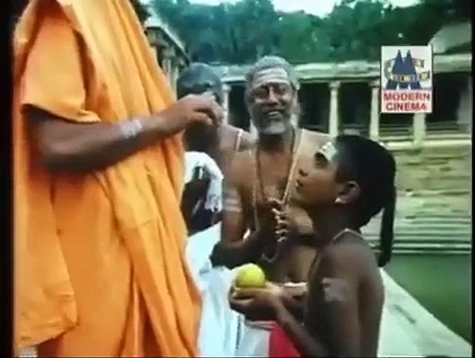 உங்களை பல்லக்குல தூக்கினு வந்தவாளுக்கு கால் வலிச்சா? செவுளில் அறையும் 'வேதம் புதிது' சினிமா காட்சி
