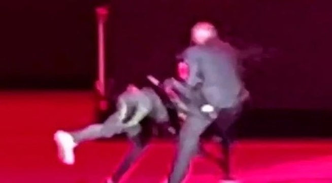 Dave Chappelle gets attacked by fan during Netflix Is a Joke stand up comedy special in LA