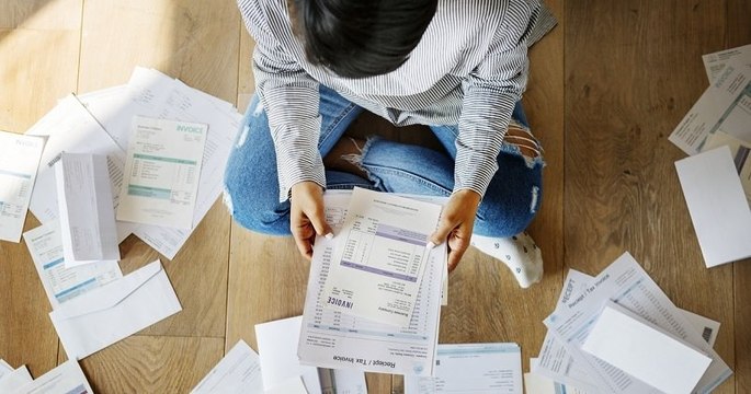 Sa mère l'aidait à payer un prêt étudiant, quand elle est décédée, les dettes avaient doublé