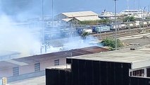Incendio a Messina, fiamme nell'area ferroviaria di via Industriale