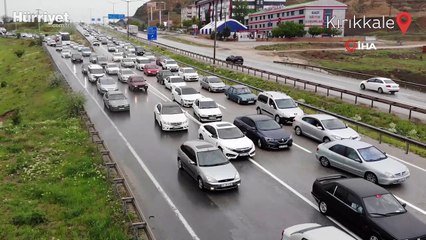 43 ilin geçiş güzergahında trafik durma noktasına geldi
