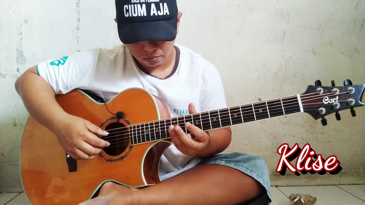 Klise instrumen Solo Guitar