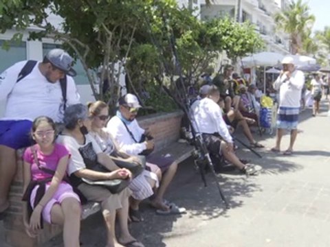Varias capturas en el torneo de pesca de orilla | CPS Noticias Puerto Vallarta