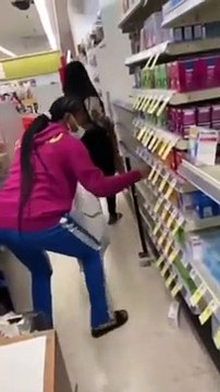 3 voleuses font du Shopping à San Francisco