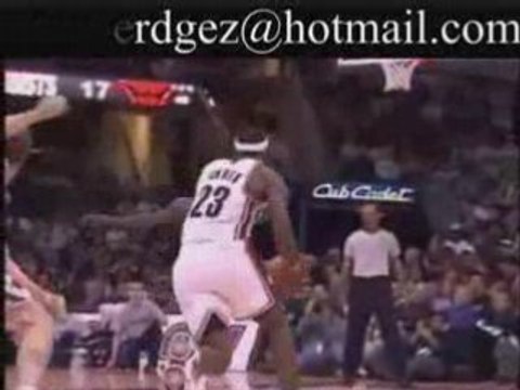 Lebron James dunk at CLEVELAND OVER BULLS