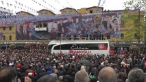 İBB Başkanı İmamoğlu, Trabzon'da vatandaşlarla bayramlaştı