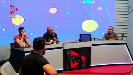 Graffite98 | Dudu apelando com microfone de piloto de avião