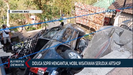 Diduga Supir Mengantuk, Mobil Seruduk Artshop