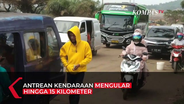 Duh! Dipadati Wisatawan, Kawasan Pantai Anyer Macet Parah hingga 15 Kilometer