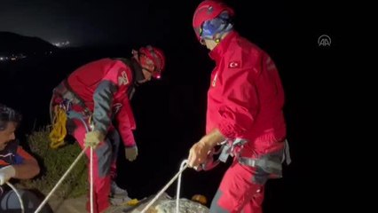 Mağarada mahsur kalan 4 kişi kurtarıldı