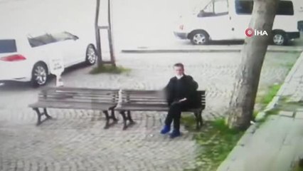 Son dakika 3. sayfa: Mavi ayakkabısı sayesinde yakalanan teyp hırsızı kamerada