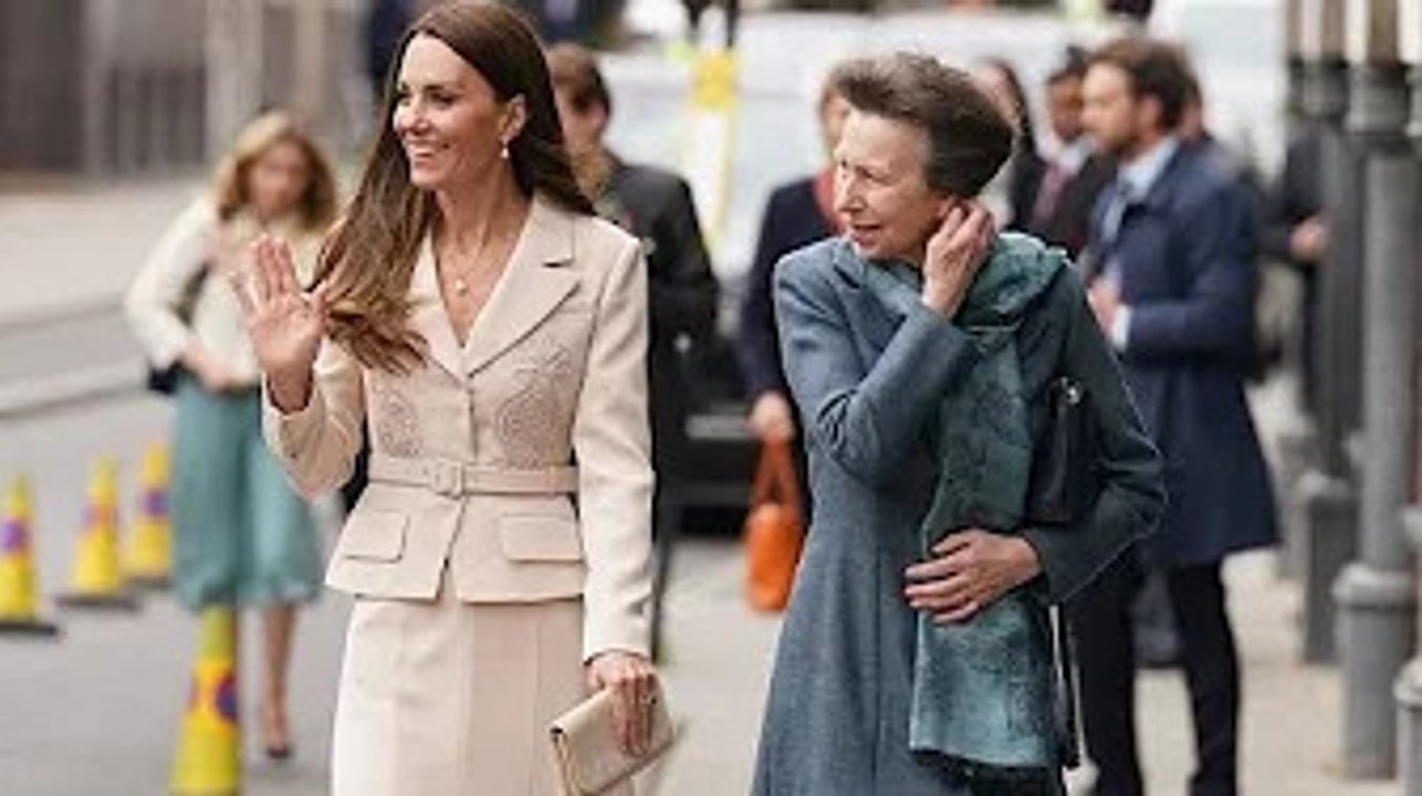 Kate forced to bow behind Anne as 'order of precedence came into force' on joint outing