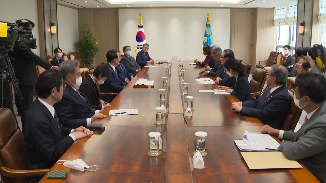 김포-하네다 항공편 이번 달 재개 추진..."교류 기대" / YTN