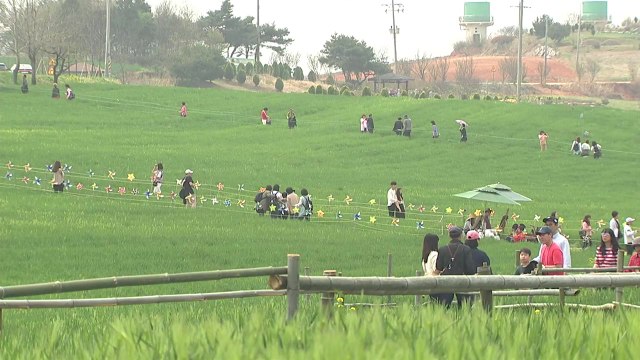 “3년 만에 정상 개최” 전국 곳곳 축제 봇물 / YTN