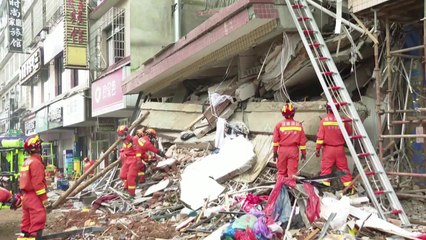 中 창사 붕괴 건물서 132시간 만에 생존자 구조...매몰·실종자 아직 43명 / YTN