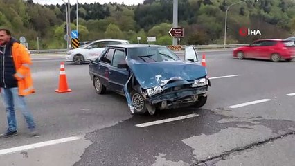 Ciple otomobil kavşakta çarpıştı: 2 yaralı