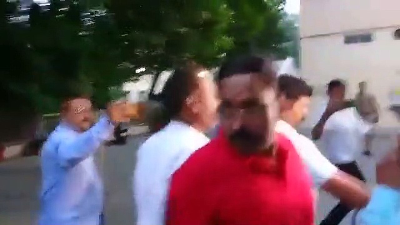 Tecavüz ihbarında bulunduğu polis tarafından tecavüze uğradı!