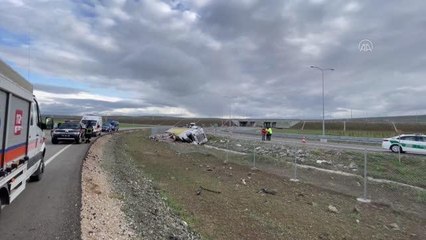 Şarampole devrilen tırın sürücüsü öldü