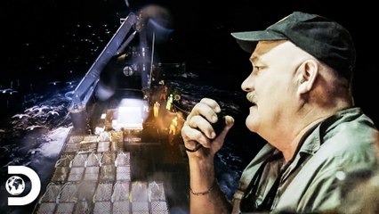 Capitão do Wizard enfrenta barcos rivais | Pesca Mortal | Discovery Brasil