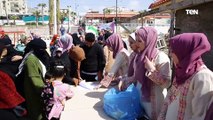 كتلة الوفاء النقابية تنظم لقاءاً ترفيهياً على شاطئ بحر غزة لعدد من موظفي وكالة الغوث الدولية