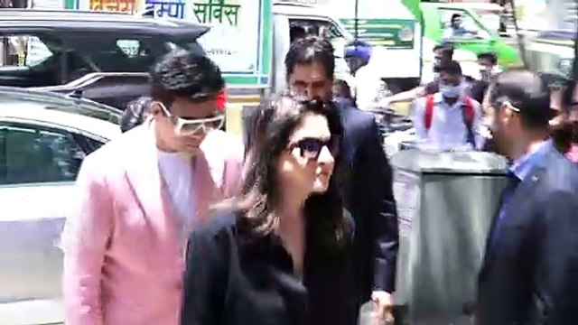 Karan Johar Ki Wajah Se UNCOMFORTABLE Hui Shanaya Ki Mom Maheep Kapoor?, Diya Gusse Wala Look