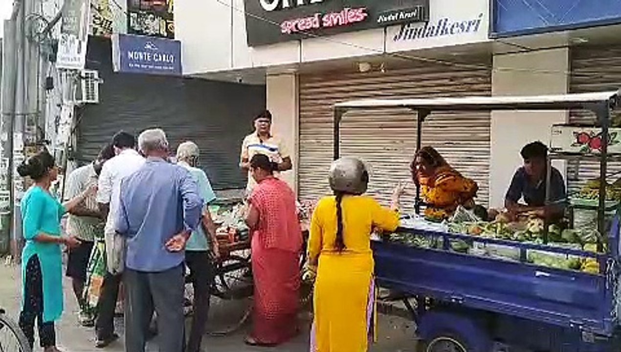 Jodhpur Violence Live Update : कर्फ्यू में छूट, पहरे में खरीदारी, video में देखें छूट में कैसे रहे हालात