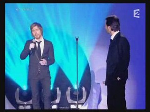 edouard baer et julien doré, Hommage a carlos