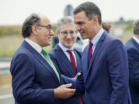 El electrizante zasca de Galán (Iberdrola) a Sánchez pone de los nervios a la izquierda