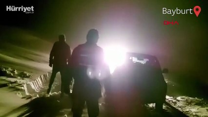 Bayburt'ta kar ve tipide mahsur kalan 2 kişi kurtarıldı