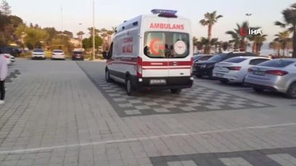 Oğluyla birlikte martıya binerken düşen kadın yaralandı