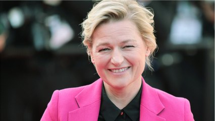 GALA VIDEO - Anne-Elisabeth Lemoine pousse la chansonnette… et se fait rabrouer par Henri Dès